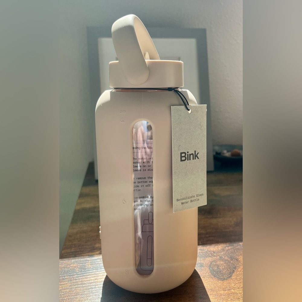 Bink 27 oz Glass Water Bottle with Silicone Sleeve, Flip Cap & Handle — NEW
